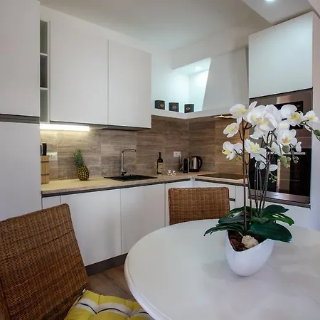 San Teodoro Centro Apartment *