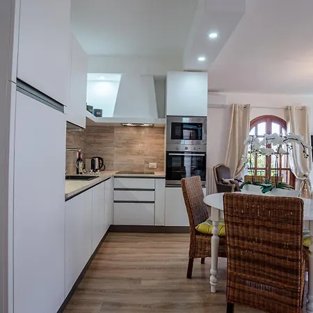 San Teodoro Centro Apartment