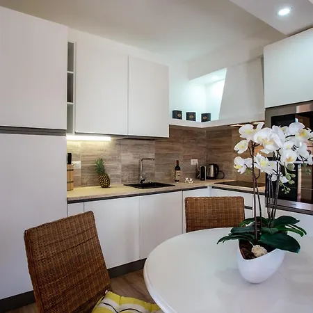 San Teodoro Centro Apartment